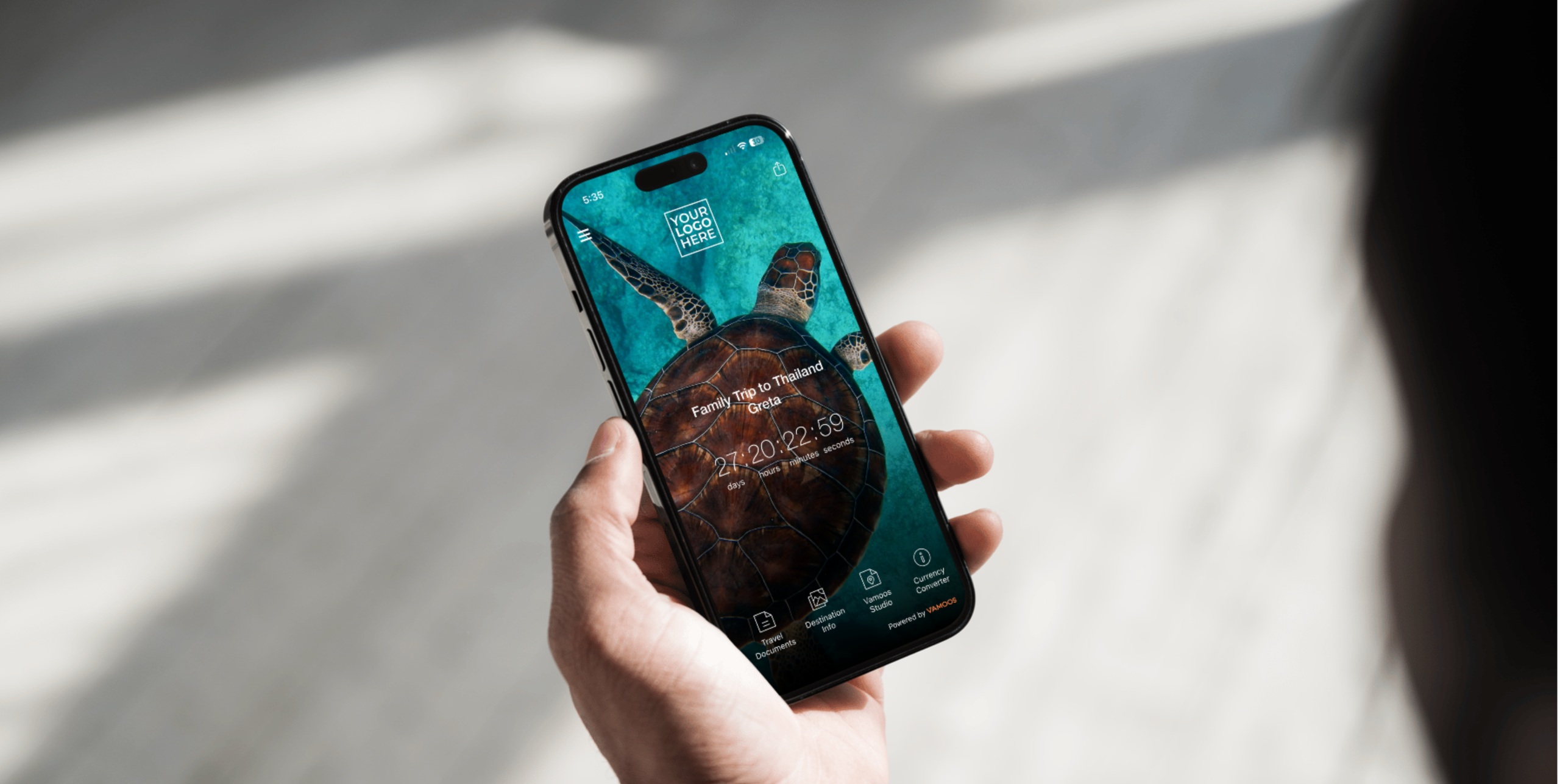 Travel company apps compared / comparison of travel company apps / Vamoos vs Safari Portal
